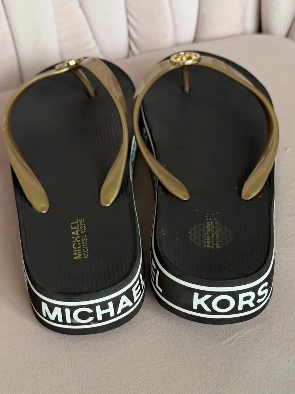 MICHAEL KORS Eva Platform Flip Flops Sz 7